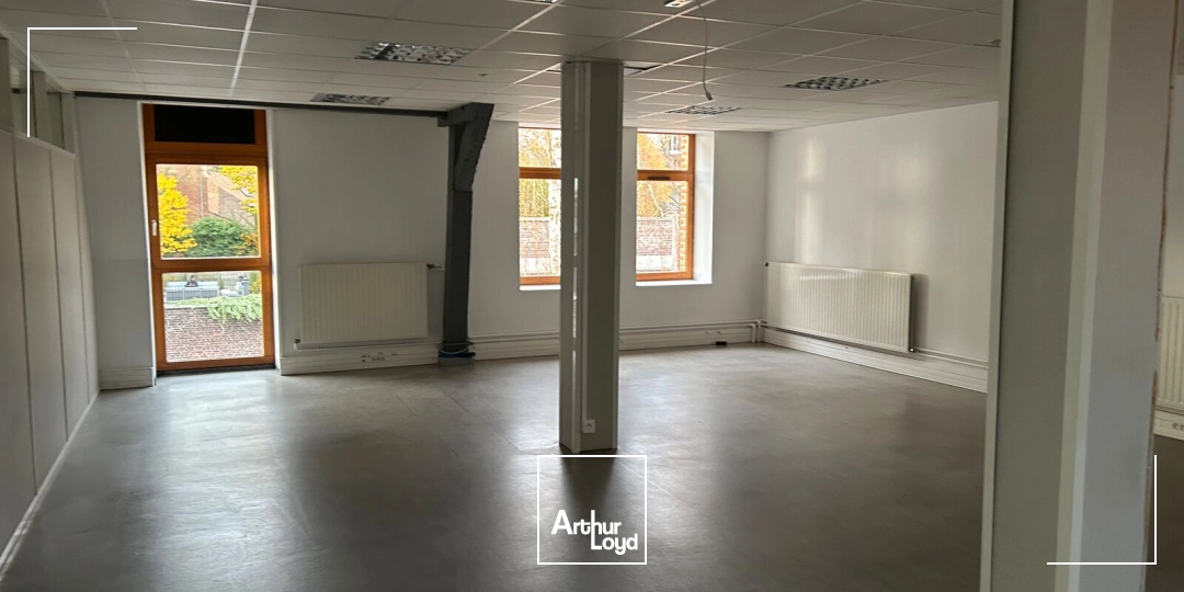 Immeuble de bureaux indépendant à vendre - Visibilité, accessibilité et stationnement aux portes de Lille