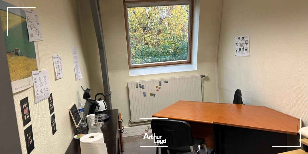 Immeuble de bureaux indépendant à vendre - Visibilité, accessibilité et stationnement aux portes de Lille