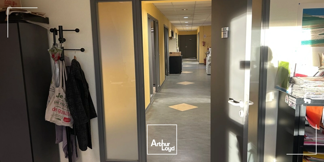 Immeuble de bureaux indépendant à vendre - Visibilité, accessibilité et stationnement aux portes de Lille