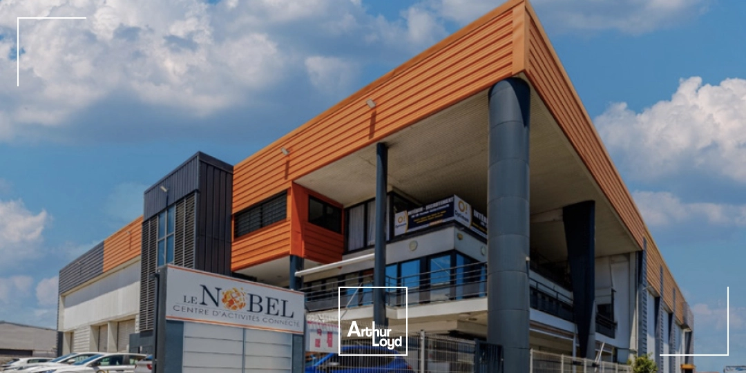 Bureaux ascenseur et vue mer JARRY 52 m2