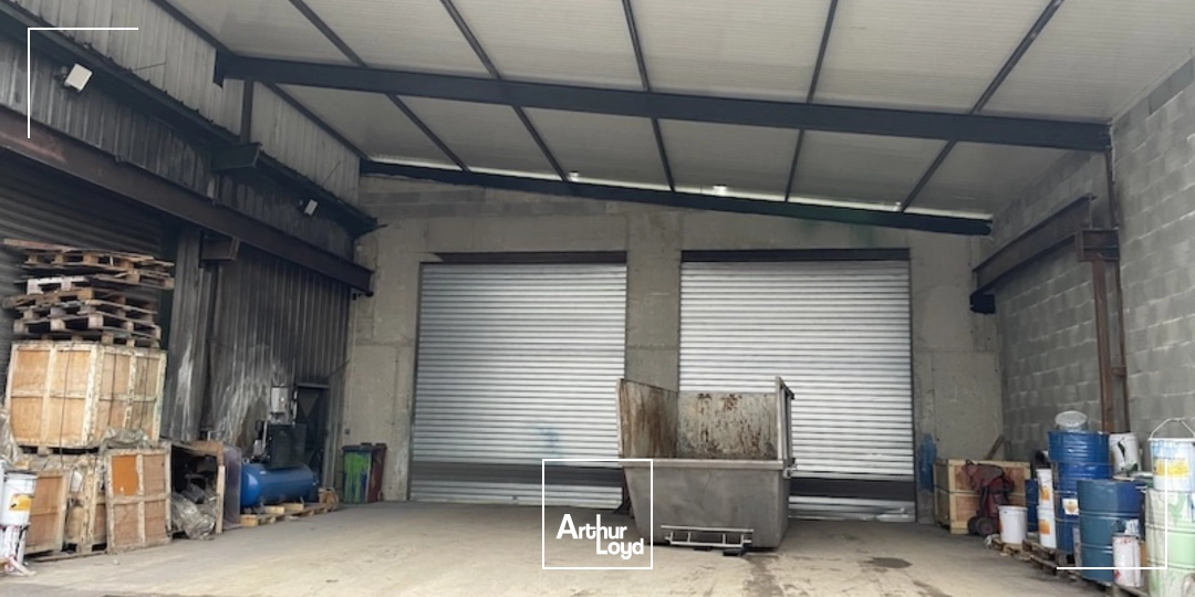 À Vendre - Bâtiment d'activité à Lorette de 2&nbsp;460 m²