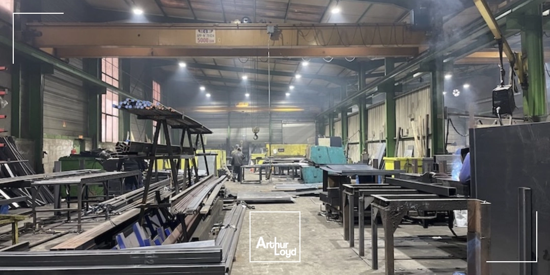 À Vendre - Bâtiment d'activité à Lorette de 2&nbsp;460 m²