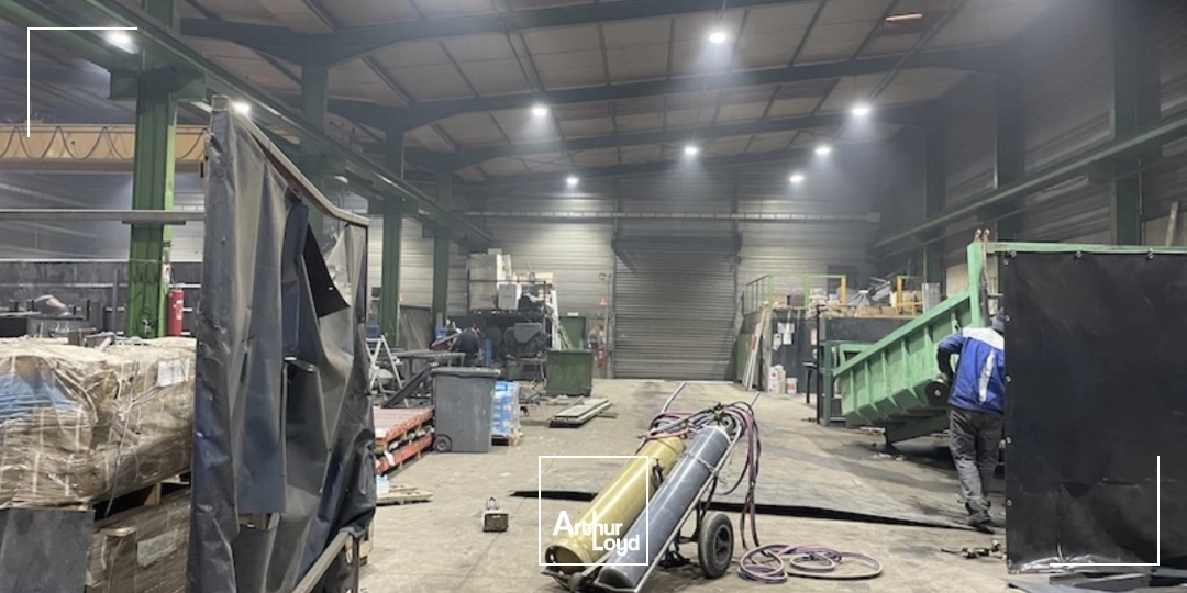 À Vendre - Bâtiment d'activité à Lorette de 2&nbsp;460 m²