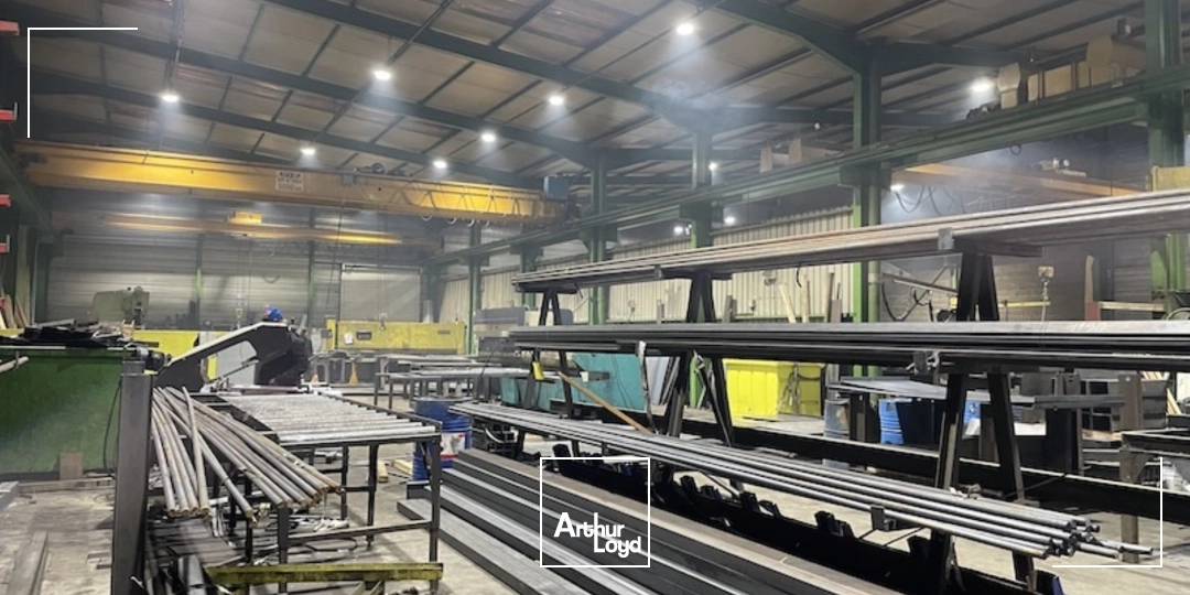 À Vendre - Bâtiment d'activité à Lorette de 2&nbsp;460 m²