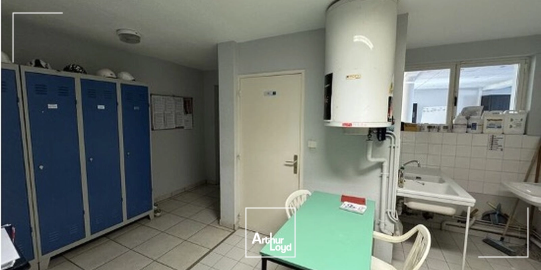 A vendre : Local d'activités de 439 m² sur la commune de Montbrison