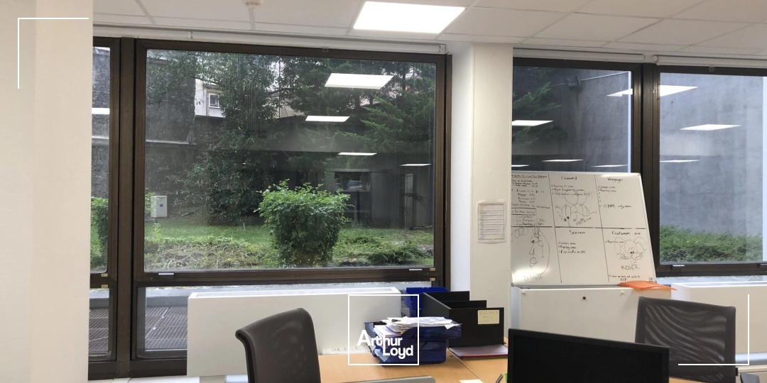 Bureaux à louer au pied du Pont de Saint-Cloud, à 5 minutes de Boulogne