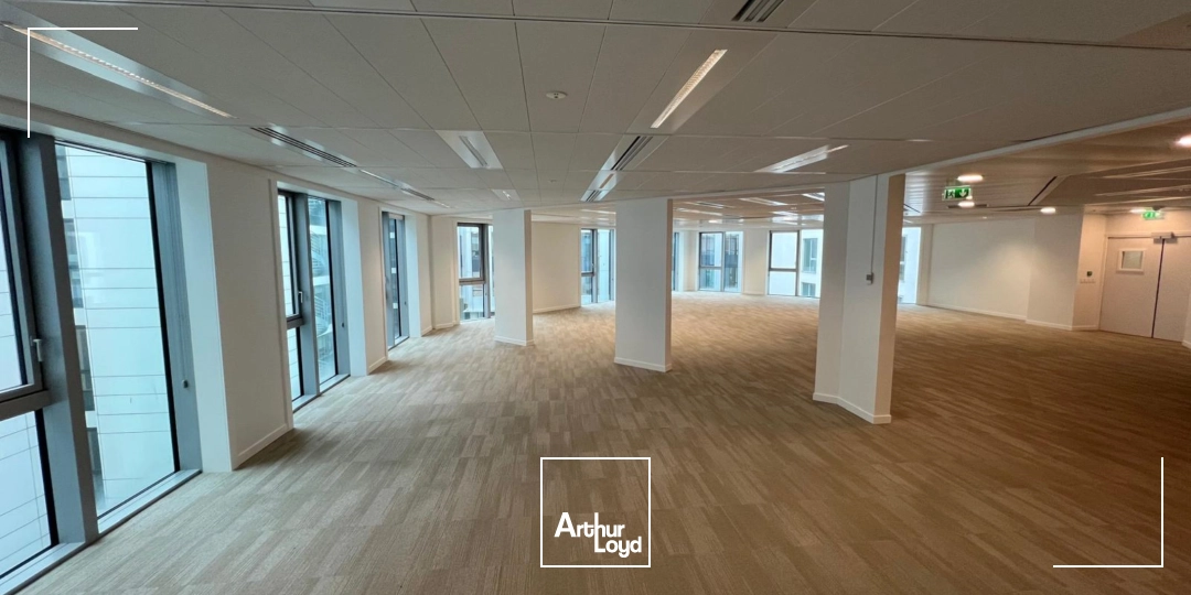 Bureaux très lumineux à louer - Quartier dynamique de Rueil-Malmaison - Accès privilégié aux transports