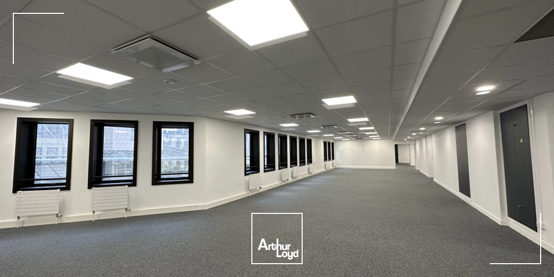 Nanterre-Préfecture, belle surface de plateau rénové complètement, conformité ERP