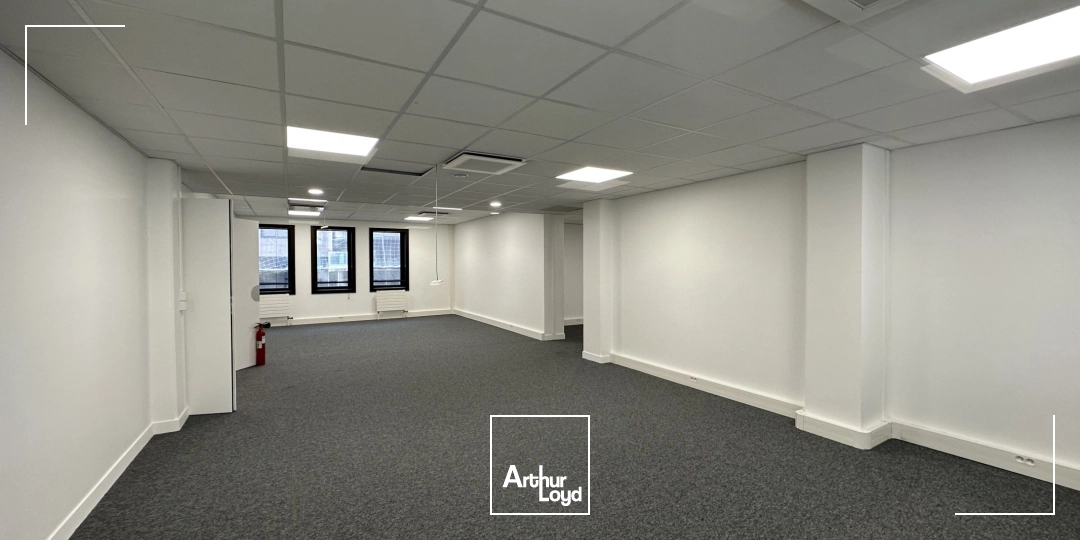 Nanterre-Préfecture, belle surface de plateau rénové complètement, conformité ERP