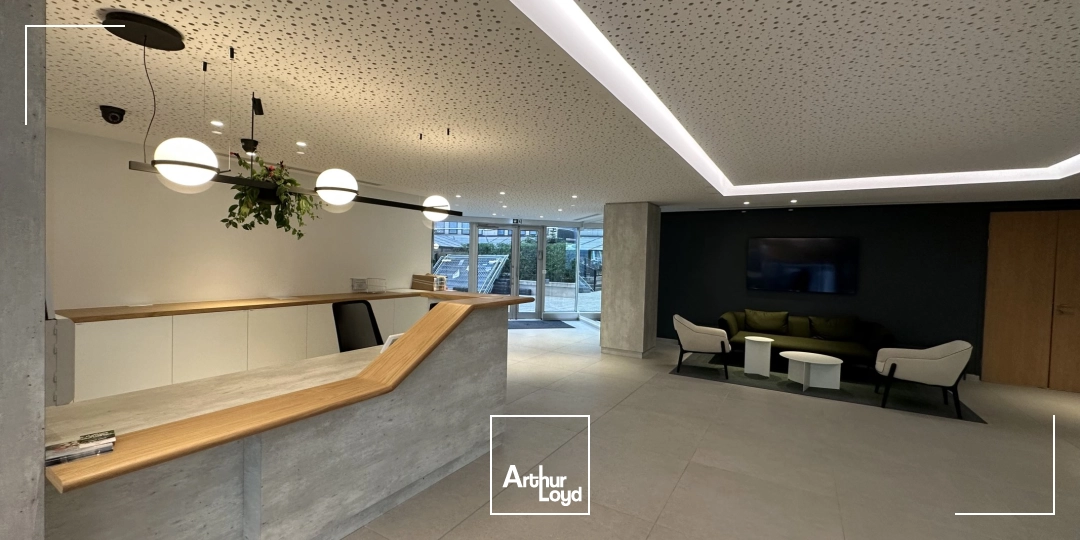 Nanterre-Préfecture, belle surface de plateau rénové complètement, conformité ERP