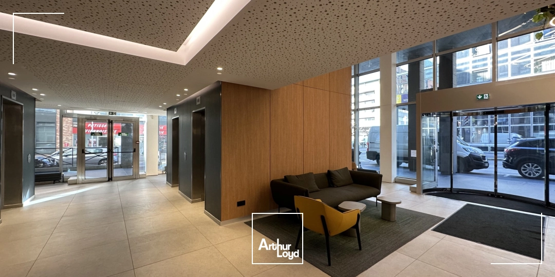 Nanterre-Préfecture, belle surface de plateau rénové complètement, conformité ERP