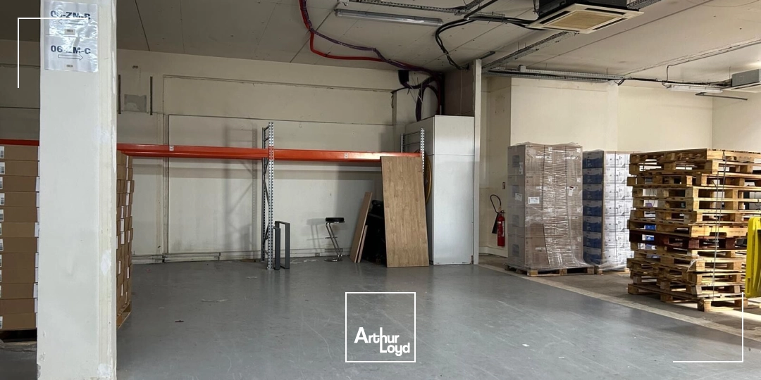 Opportunité d'acquisition de locaux d'activité rapidement accessibles depuis Paris