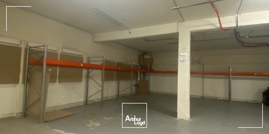 Opportunité d'acquisition de locaux d'activité rapidement accessibles depuis Paris