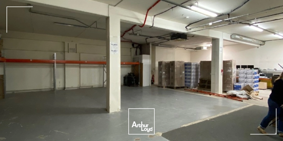 Opportunité d'acquisition de locaux d'activité rapidement accessibles depuis Paris