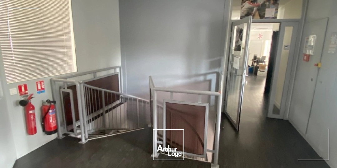 Opportunité d'acquisition de locaux d'activité rapidement accessibles depuis Paris