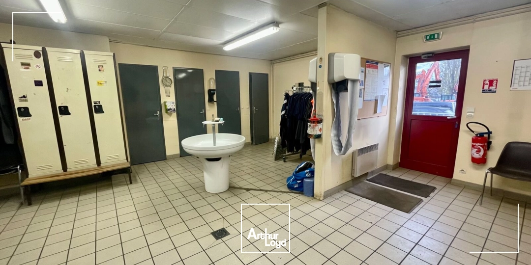 Locaux d'activité à vendre à CANTELEU 76380