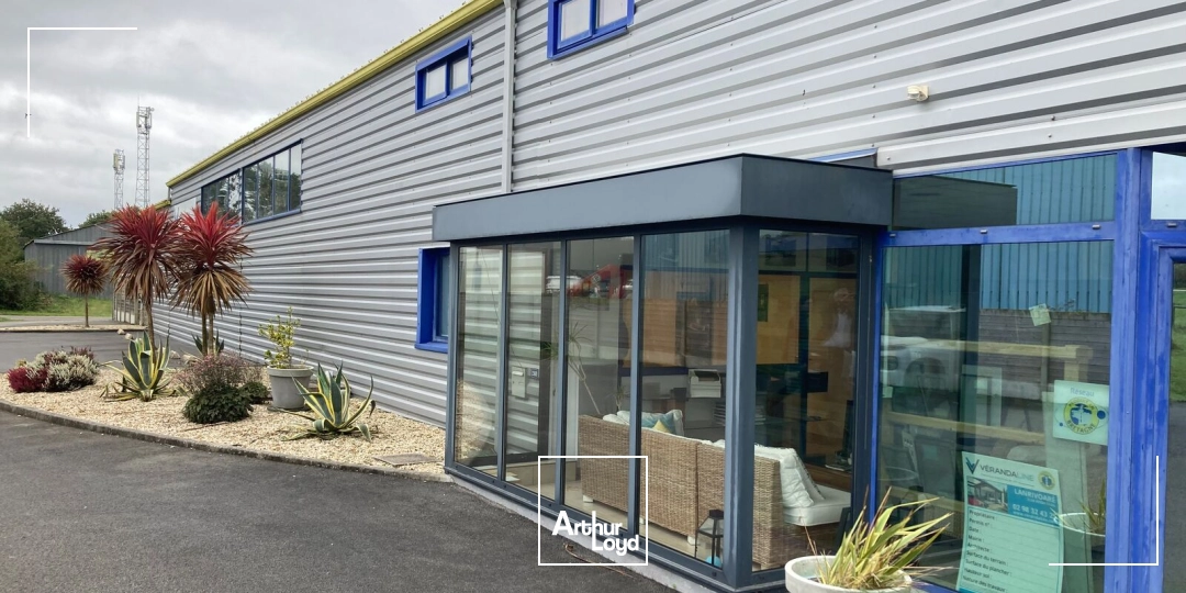 A LOUER - BATIMENT D'ACTIVITE 1185 M² - LANRIVOARE