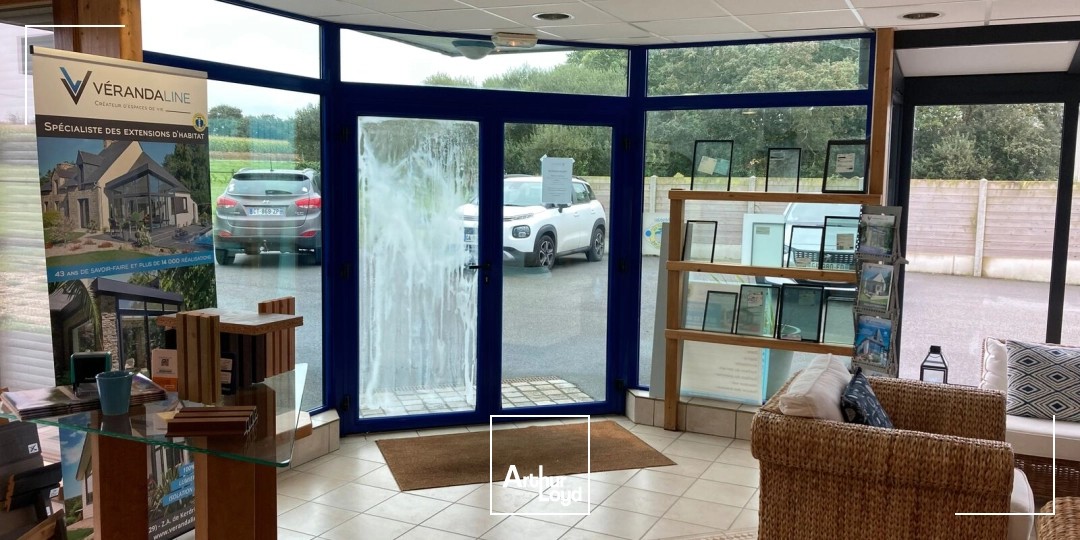 A LOUER - BATIMENT D'ACTIVITE 1185 M² - LANRIVOARE