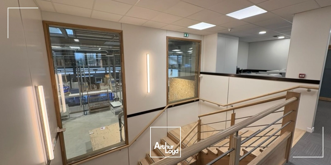 A VENDRE LOCAL D'ACTIVITÉ 1&nbsp;770 M2 ENVIRON PONTPOINT