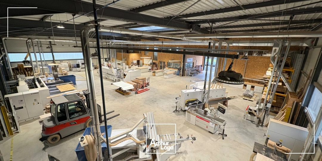 A VENDRE LOCAL D'ACTIVITÉ 1&nbsp;770 M2 ENVIRON PONTPOINT