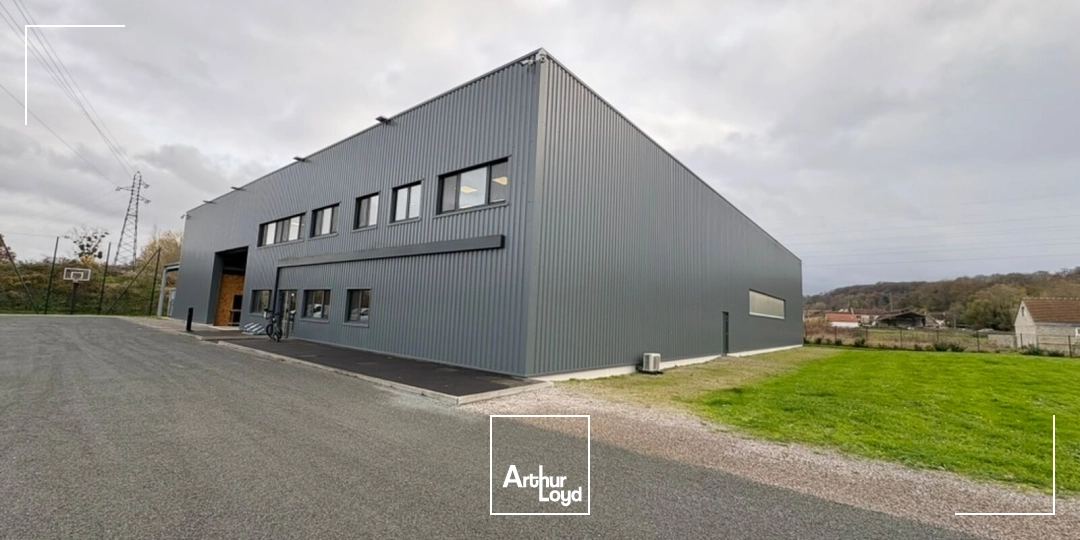 A VENDRE LOCAL D'ACTIVITÉ 1&nbsp;770 M2 ENVIRON PONTPOINT