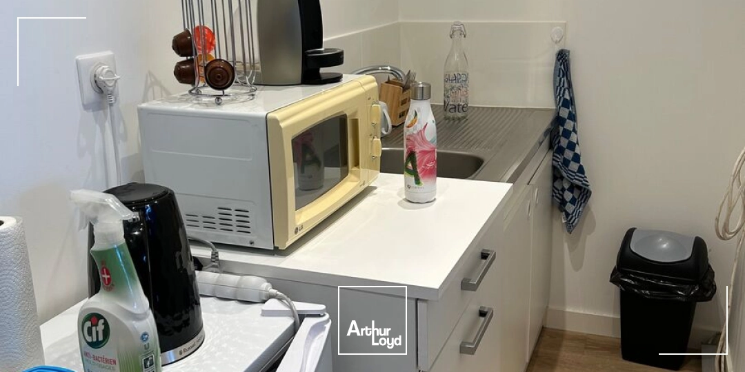 A LOUER - BUREAUX - GUERANDE - VILLEJAME- 39 M2