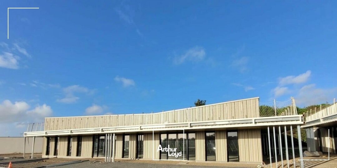 A LOUER LOCAL COMMERCIAL NEUF DE 298 m2 - ZONE COMMERCIALE - LES SABLES D'OLONNE