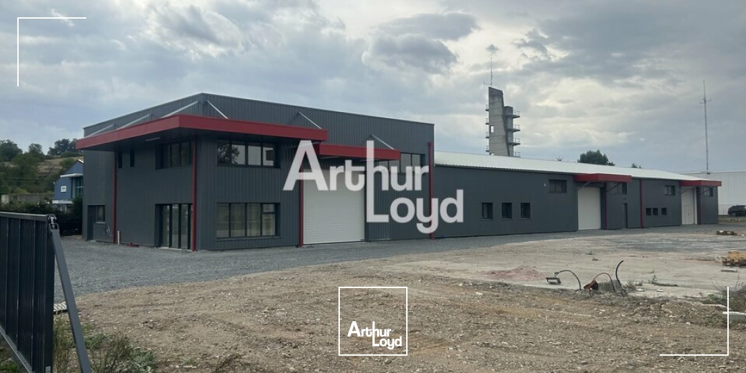 Aux portes de Vichy, dans une ZA simple d'accés, local d'activité de 250m2