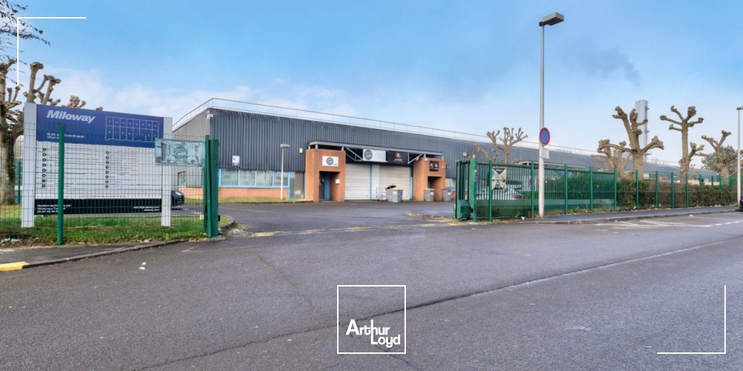 Locaux d'activité à louer à Villepinte proche Roissy Paris CDG avec accès sécurisé