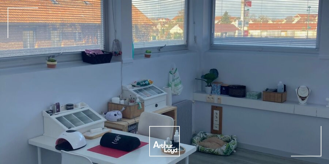 A LOUER - BUREAUX - 8 M2 A 250 M2 - CENTRE D'AFFAIRES LE PLESSIS BELLEVILLE