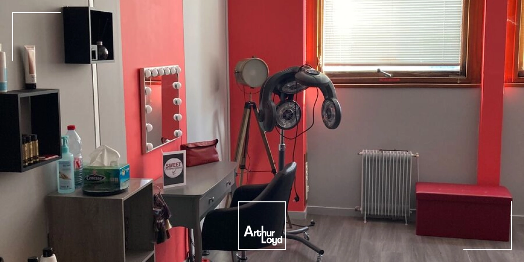 A LOUER - BUREAUX - 8 M2 A 250 M2 - CENTRE D'AFFAIRES LE PLESSIS BELLEVILLE