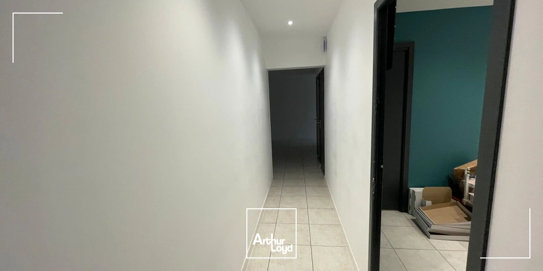 Bureaux à louer à LES AUTHIEUX SUR LE PORT SAINT OUEN 76520