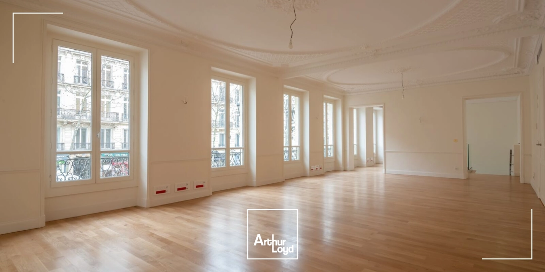 Bureaux à louer à PARIS 75008