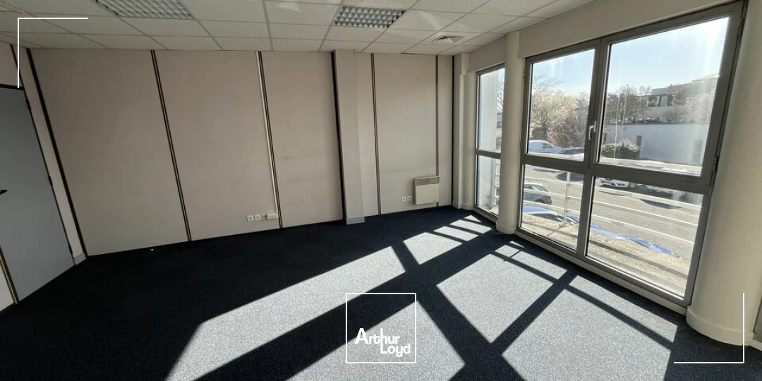  À LOUER BUREAUX MODULABLES 474m2  TECHNOPOLE DU FUTUROSCOPE - POITIERS NORD