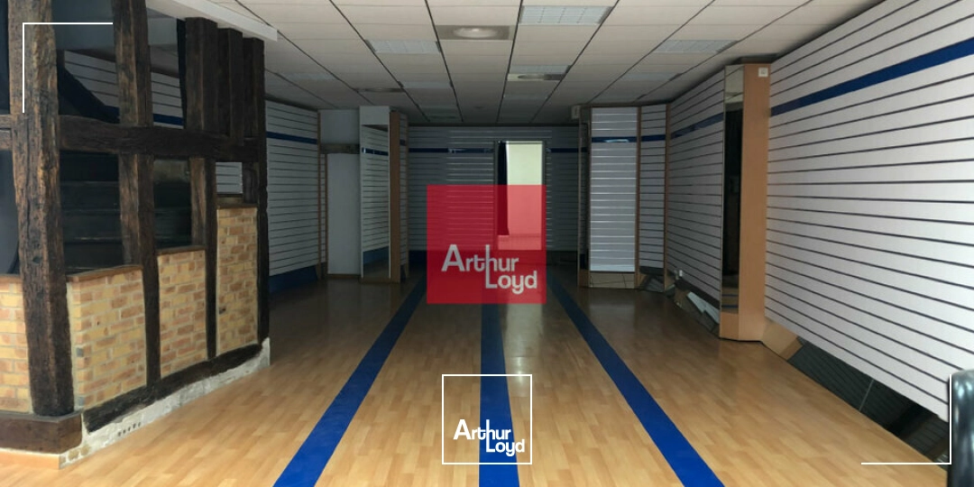 A LOUER - BOURGES - LOCAL COMMERCIAL 150 m²