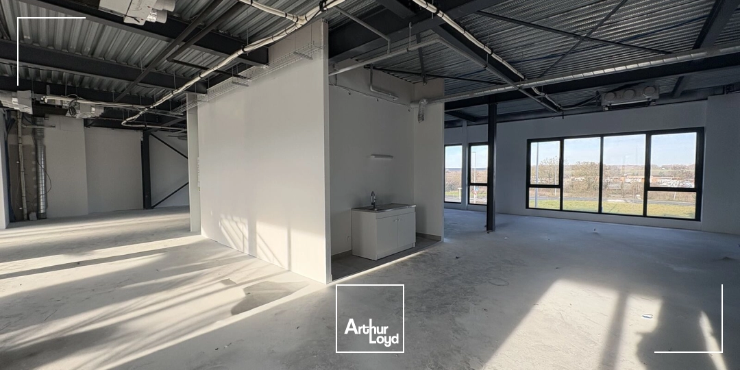 Immeuble neuf de bureaux à louer : 1&nbsp;090 m² divisibles dès 165 m² - Saran (Motte Pétrée), Loiret (45)