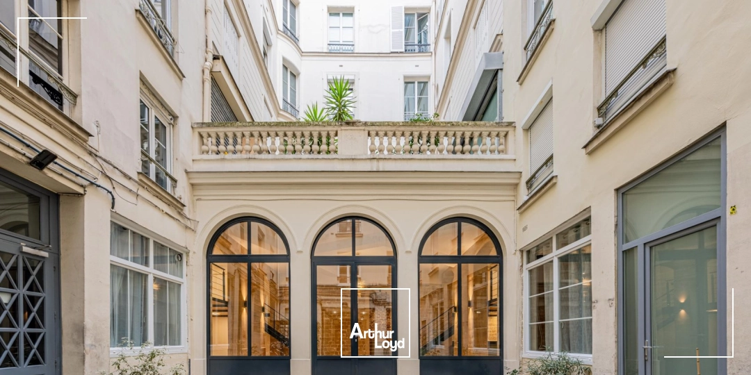 Magnifique local commercial pour showroom ou galerie d'art, proche Place de la République