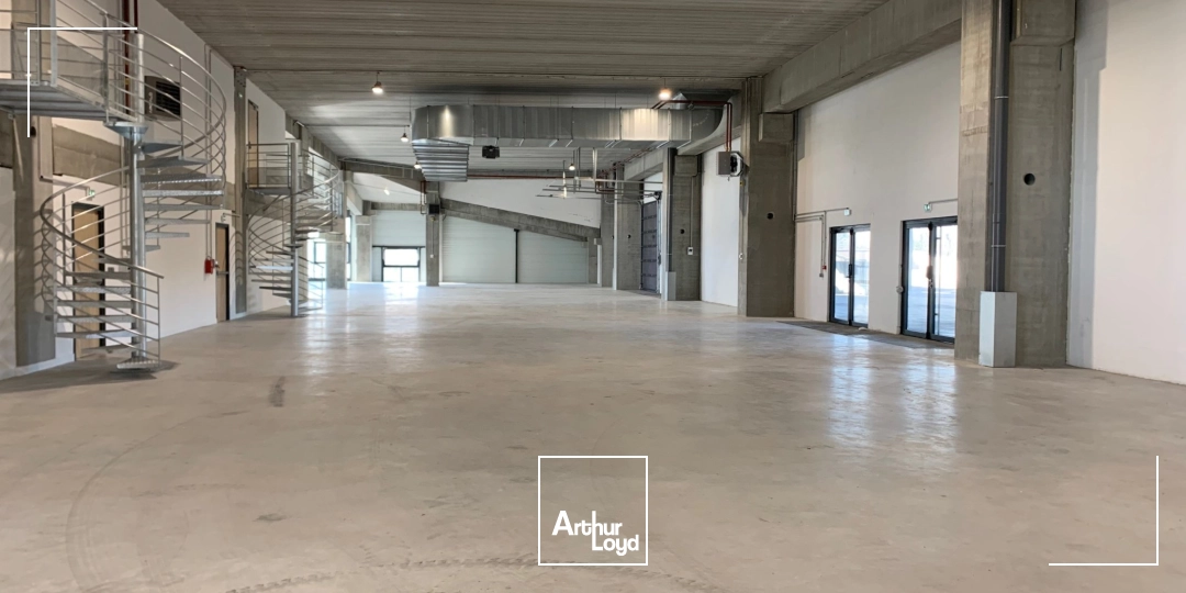 Locaux d'activité neufs - Proximité de Paris et de l'A 86 - Quartier dynamique pour les PME