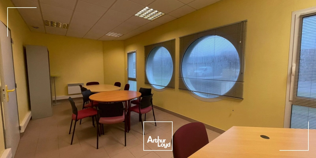 LOCATION - BUREAUX ET LOCAUX D'ACTIVITE - PONTIVY