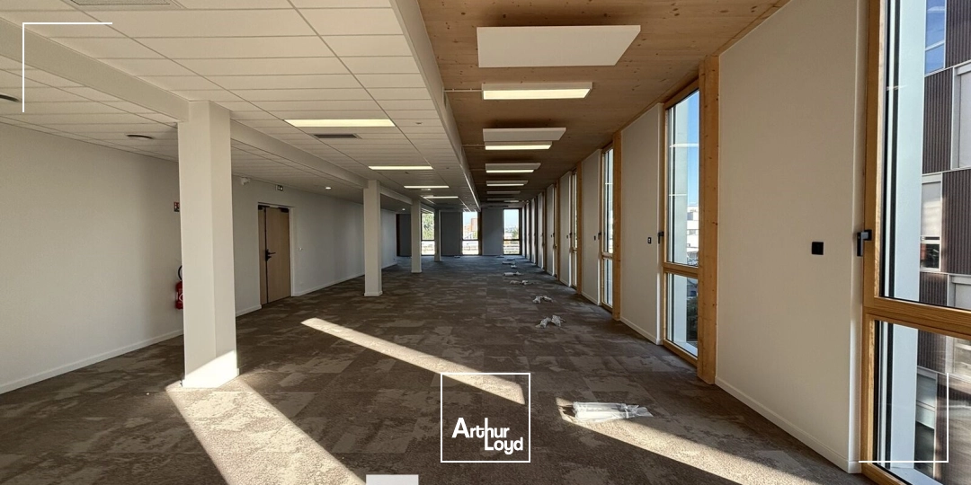 Bureaux - Location - VAULX EN VELIN - 69120 - 149.7-1177.9 - 7633991