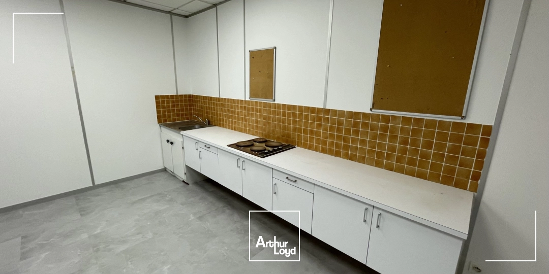 Locaux d'activité & Entrepôts - Vente - NANTES - 44300 - 445-445 - 7641031