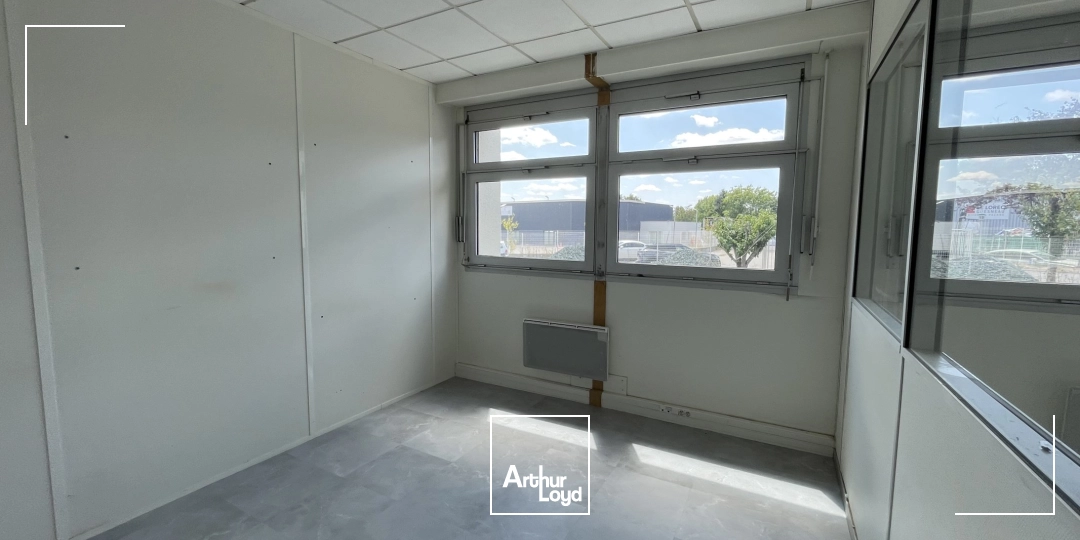 Locaux d'activité & Entrepôts - Vente - NANTES - 44300 - 445-445 - 7641034