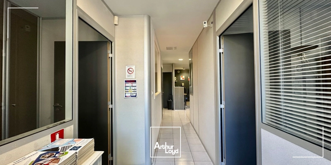 Locaux d'activité & Entrepôts - Location - VENELLES - 13770 - 120-120 - 7644823