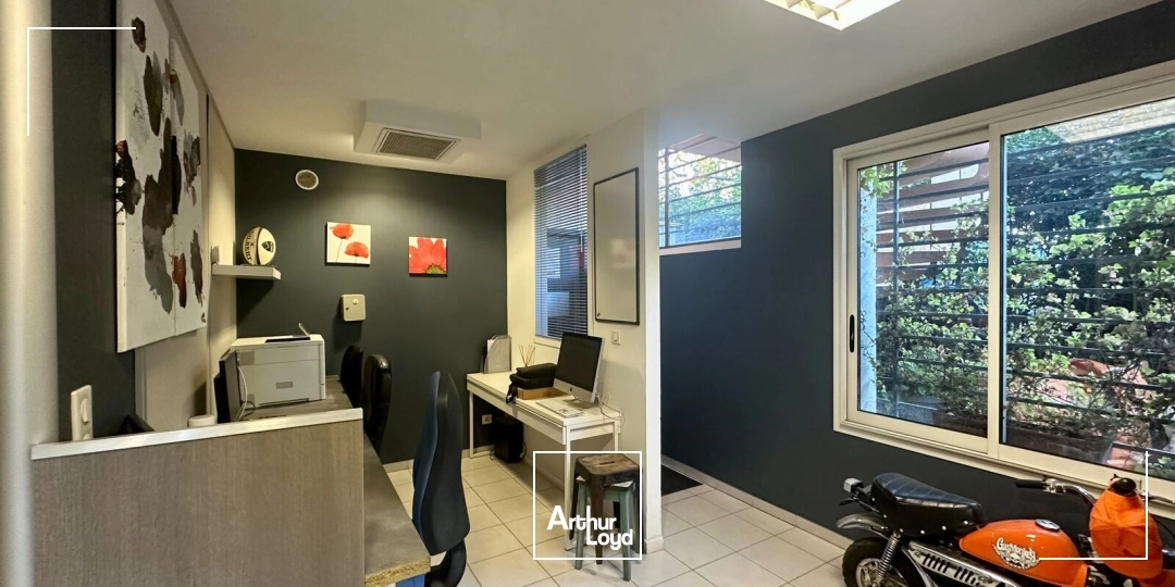 Locaux d'activité & Entrepôts - Location - VENELLES - 13770 - 120-120 - 7644822