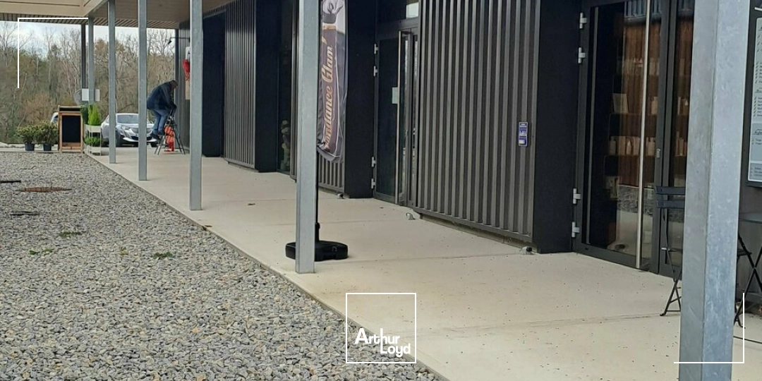 Locaux commerciaux - Location - SAINT PANTALEON DE LARCHE - 19600 - 56.8-56.8 - 7652019