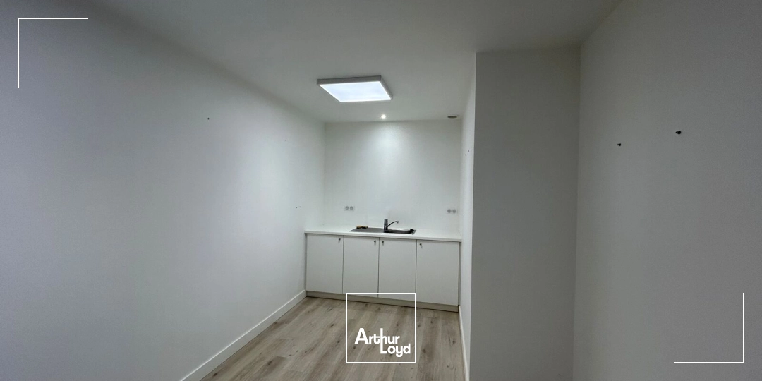 Locaux commerciaux - Location - DIVATTE SUR LOIRE - 44450 - 592-592 - 7670980