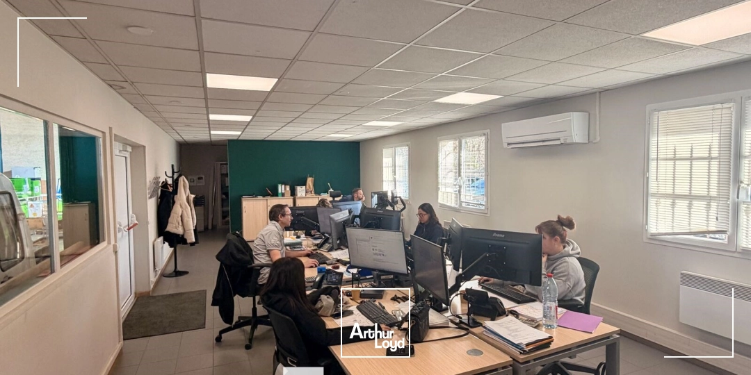 Locaux d'activité & Entrepôts - Location - DECINES CHARPIEU - 69150 - 372-372 - 7671394