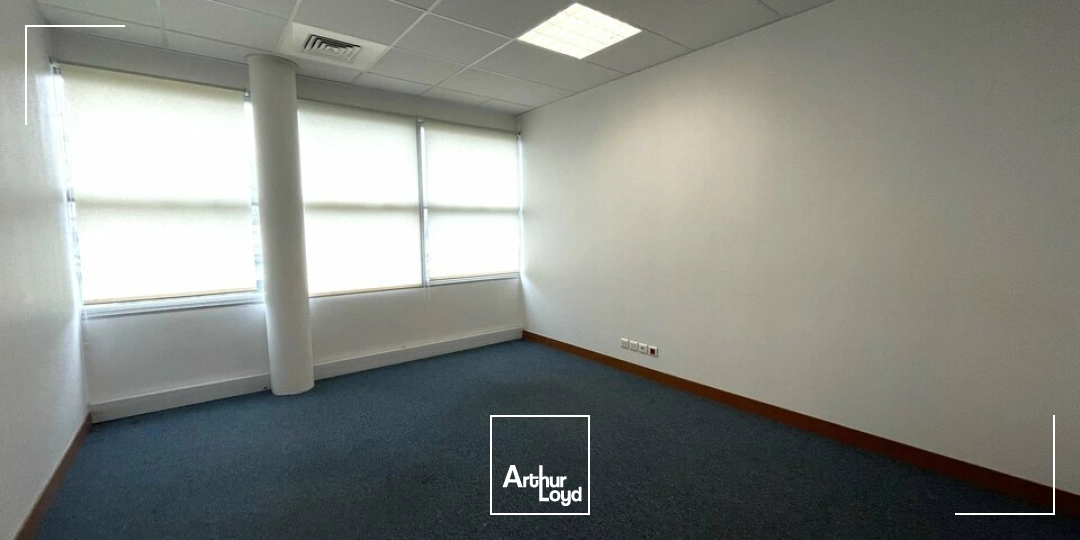 Bureaux - Location - CHASSENEUIL DU POITOU - 86360 - 56-56 - 7674452