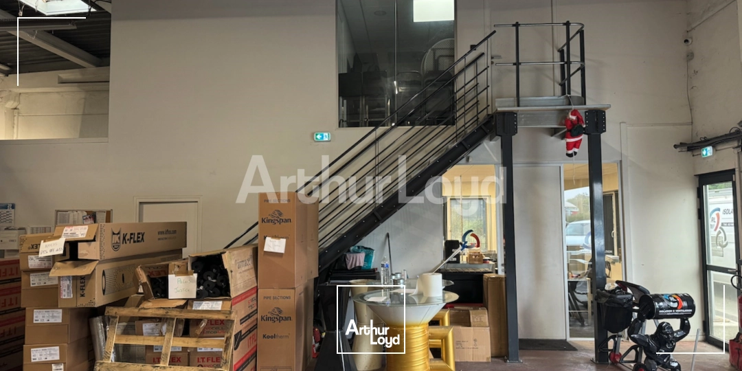 Locaux d'activité & Entrepôts - Location - NEUVILLE EN FERRAIN - 59960 - 588-588 - 7720649