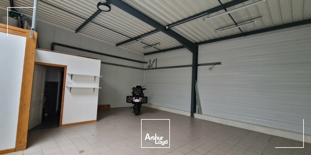 Locaux d'activité & Entrepôts - Location - LONGVIC - 21600 - 136-136 - 7725423